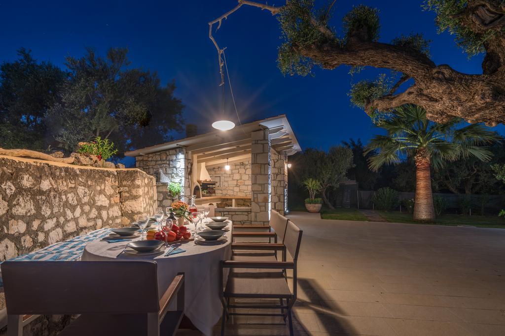 Vilă Tierra Verde, Luxury Retreat With 3 Acres Lush Garden *